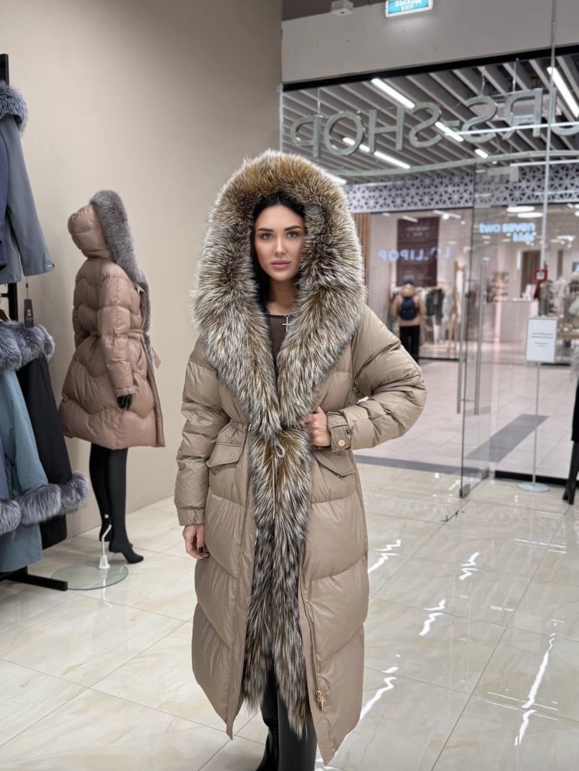 Пуховик длинный